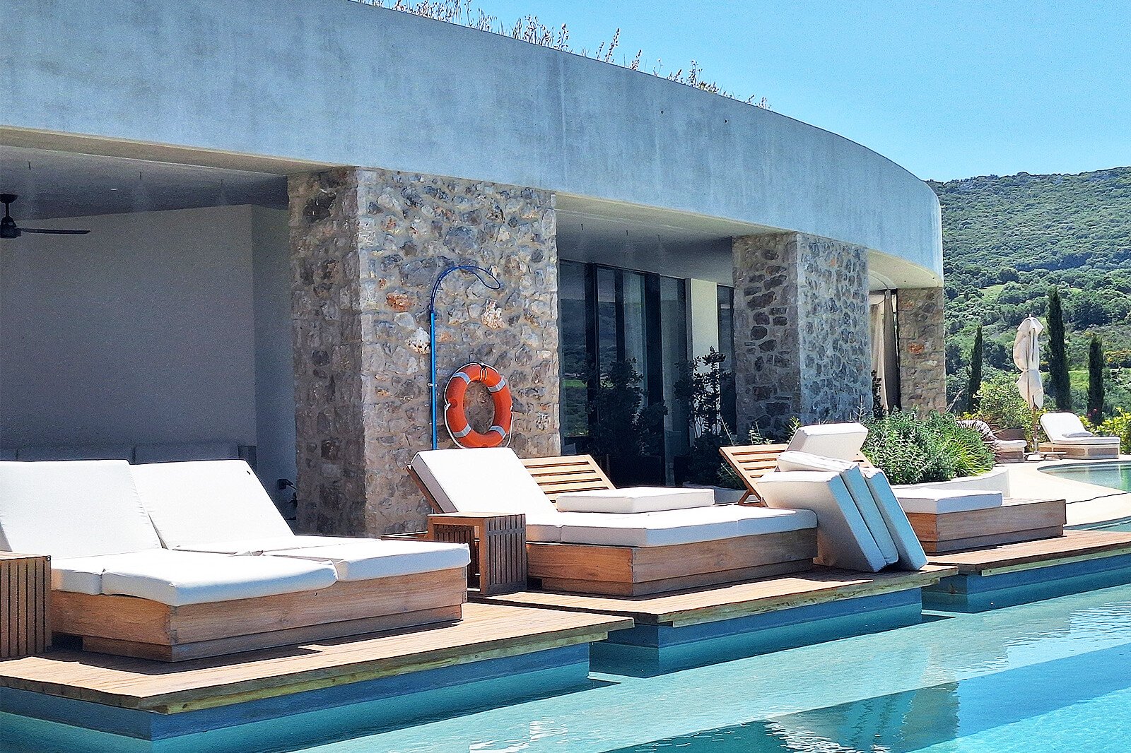 Υδρονέφωση Οικίας Costa Navarino - Αρμονία με την αρχιτεκτονική