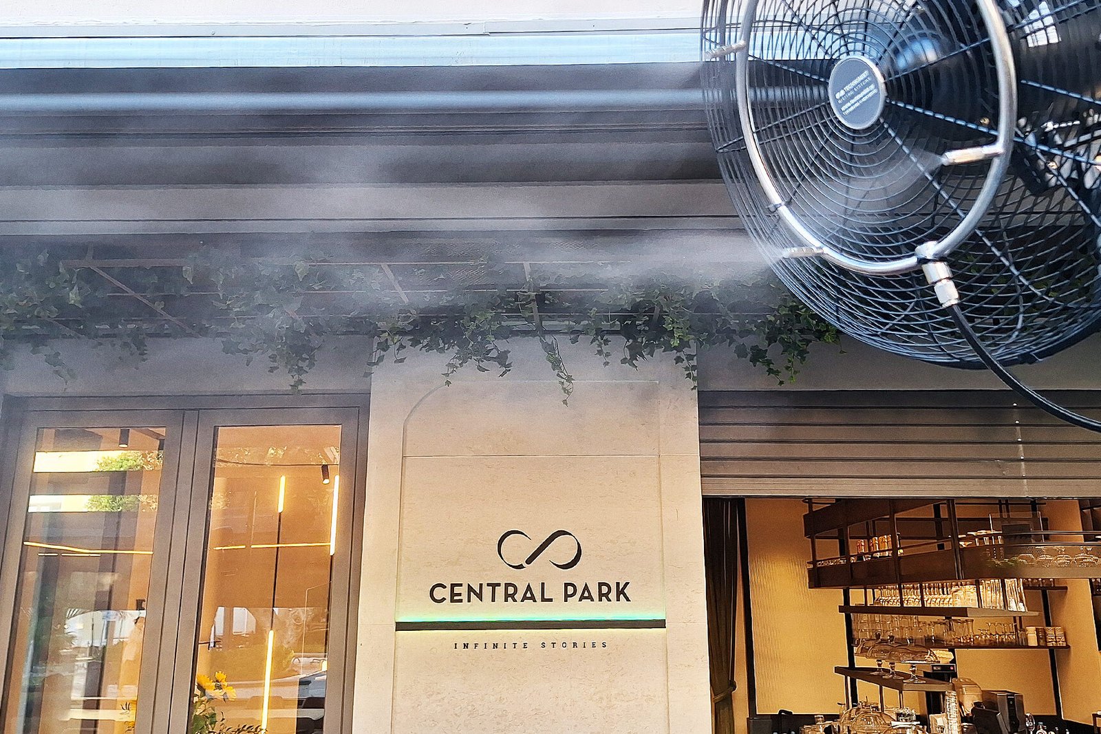 Υδρονέφωση στην καφετέρια Cental Park, Ηράκλειο Κρήτης