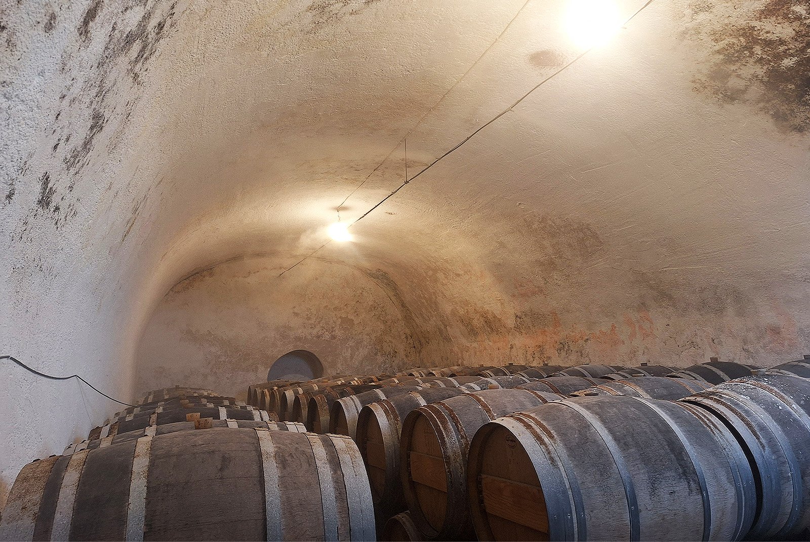 Υδρονέφωση υψηλής πίεσης σε κελάρι